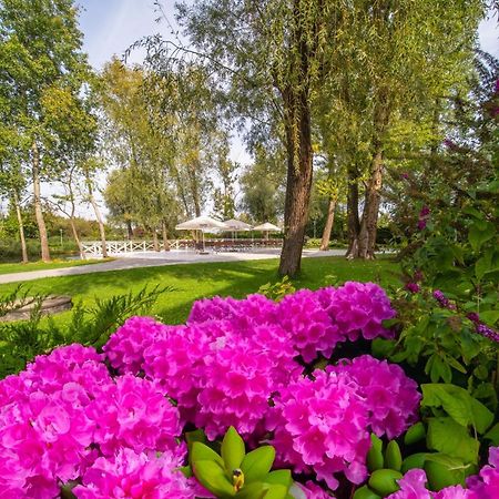 Green Garden Hotel Рашин Екстериор снимка