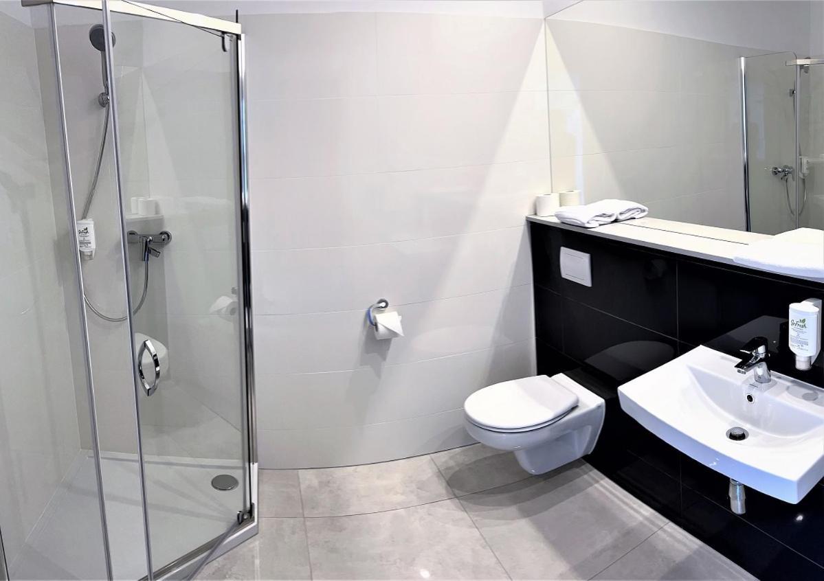 Green Garden Hotel Рашин Екстериор снимка