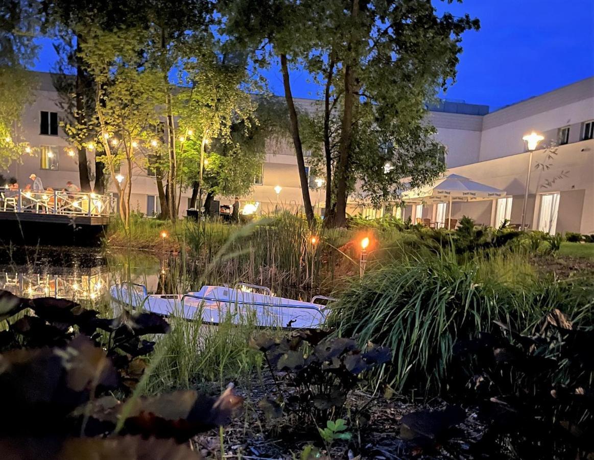 Green Garden Hotel Рашин Екстериор снимка