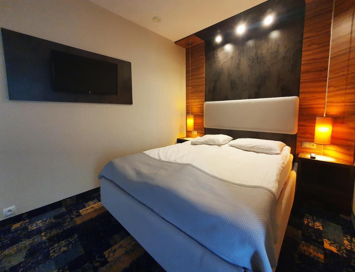 Green Garden Hotel Рашин Екстериор снимка