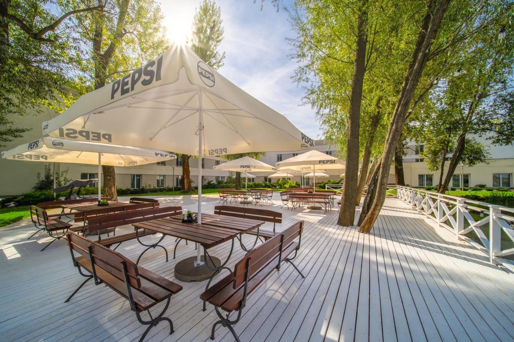 Green Garden Hotel Рашин Екстериор снимка