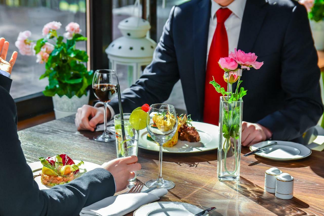 Green Garden Hotel Рашин Екстериор снимка
